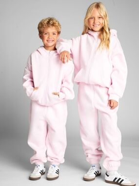 NWOT- Comfrt Cloud Limited Edition Pale Pink Kids Sweatpants Size Youth Large